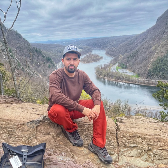 Meet your Posher, Kenneth - Picture 3 of 4